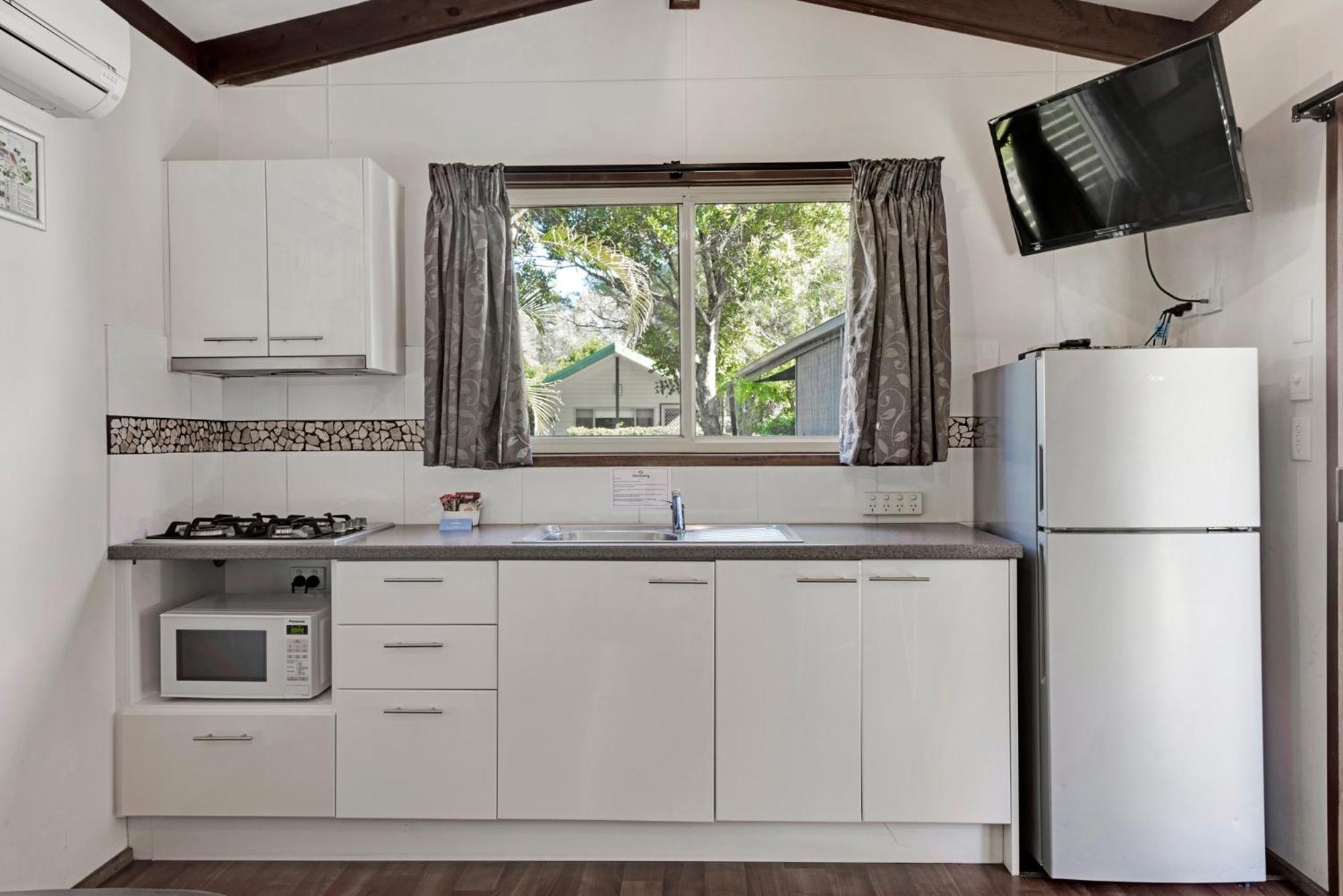 Discovery Parks - Emerald Beach Room photo
